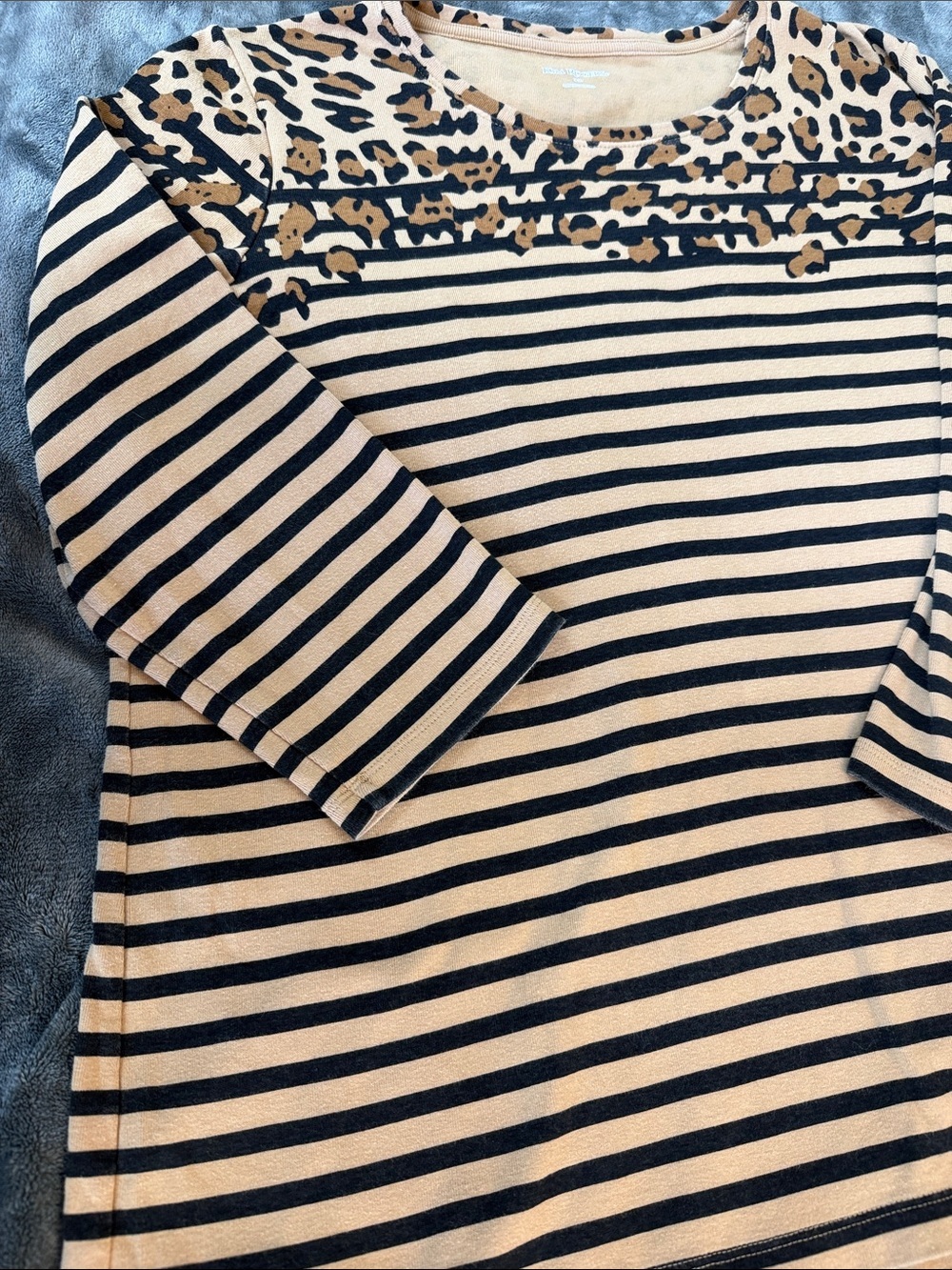 Cute & cozy Kim Rogers Tan & Black Leopard-Trim Knit Top really Soft & Pretty 🤩 - Picture 3 of 5